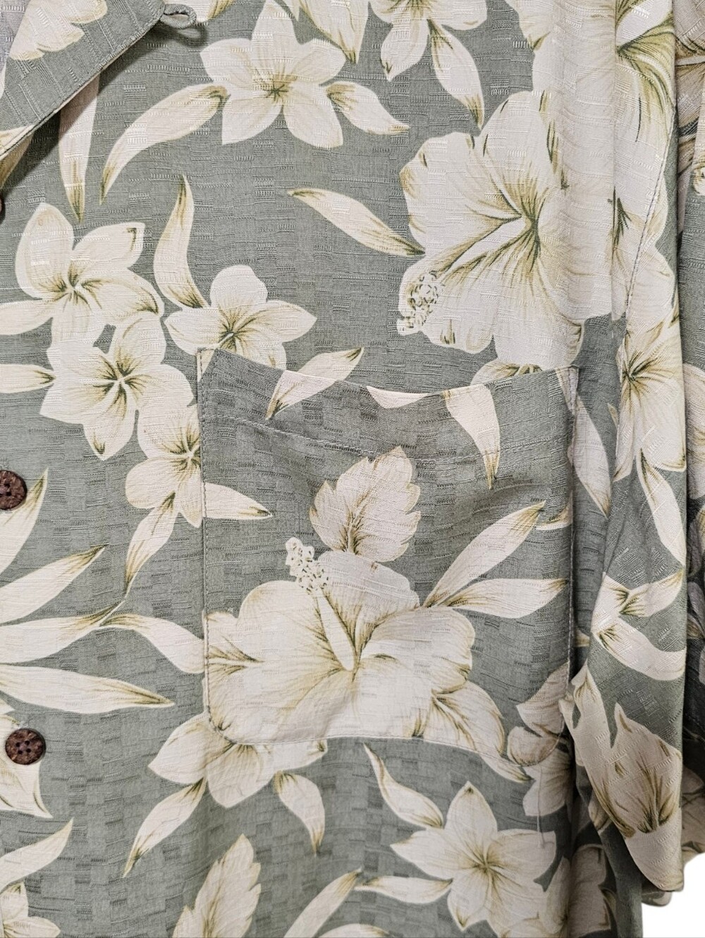 Tommy Bahama Men's 100% Silk Hawaiian Print Short Sleeve Button Down Size L - Picture 4 of 5